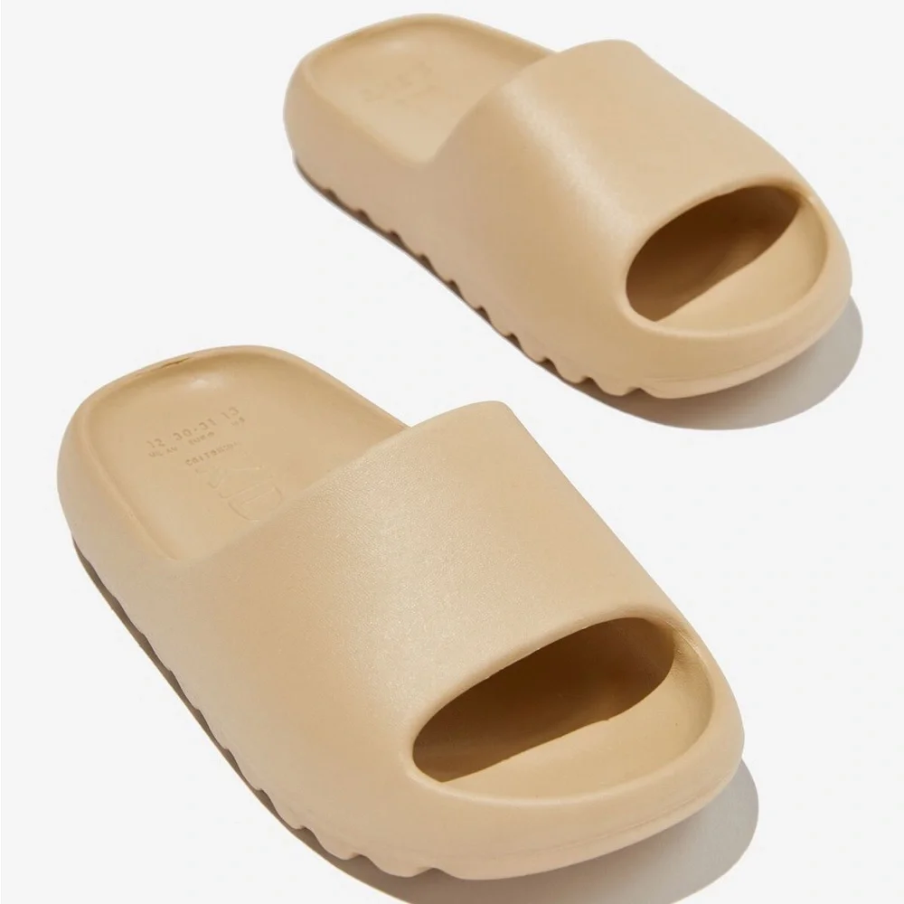 Brand new kids slide sandal - Picture 3 of 4